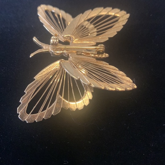 Vintage Monet Gold Toned Butterfly Brooch/Pin - Picture 3 of 5